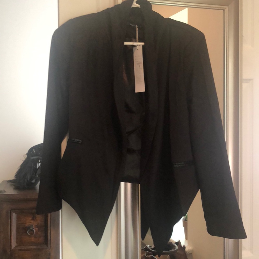 Short blazer - Picture 3 of 3